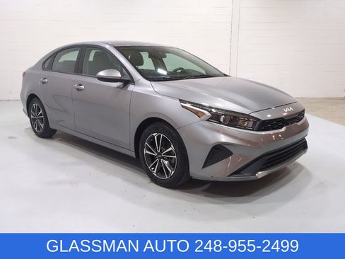 Certified 2024 Kia Forte LXS FWD image 1