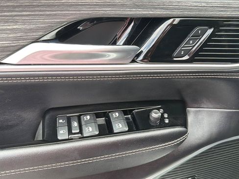 Used 2024 Jeep Wagoneer L Series II RWD image 35