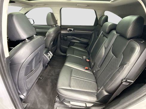 Used 2024 Kia Sorento S w/ Panoramic Sunroof Package image 20
