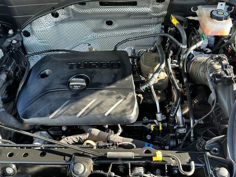 Used 2021 Chevrolet TrailBlazer RS w/ Sun and Liftgate Package image 9