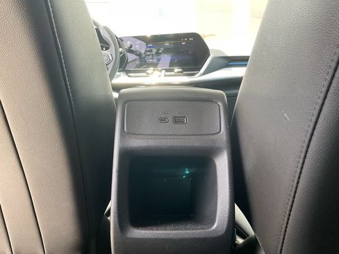 Used 2025 Chevrolet Trax LT FWD image 10