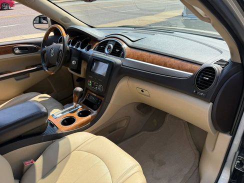 Used 2011 Buick Enclave CXL image 20