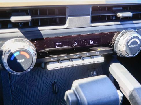 Used 2024 Toyota Tacoma SR image 15