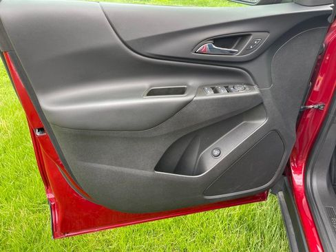 Used 2023 Chevrolet Equinox LT image 20