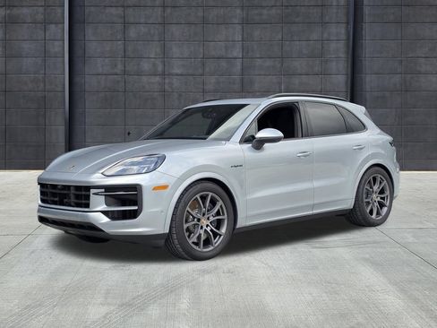 Certified 2026 Porsche Cayenne E-Hybrid AWD/4WD image 1