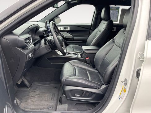 Used 2022 Ford Explorer ST w/ ST Street Pack image 16