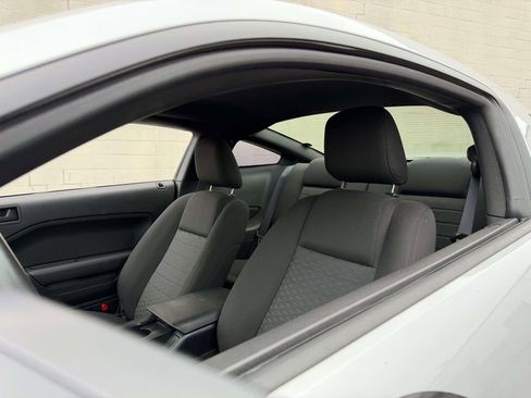 Used 2006 Ford Mustang GT Premium RWD image 15