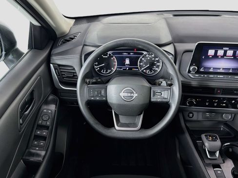 Used 2026 Nissan Rogue S FWD image 18