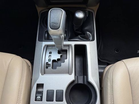 Used 2011 Toyota 4Runner SR5 AWD/4WD image 42
