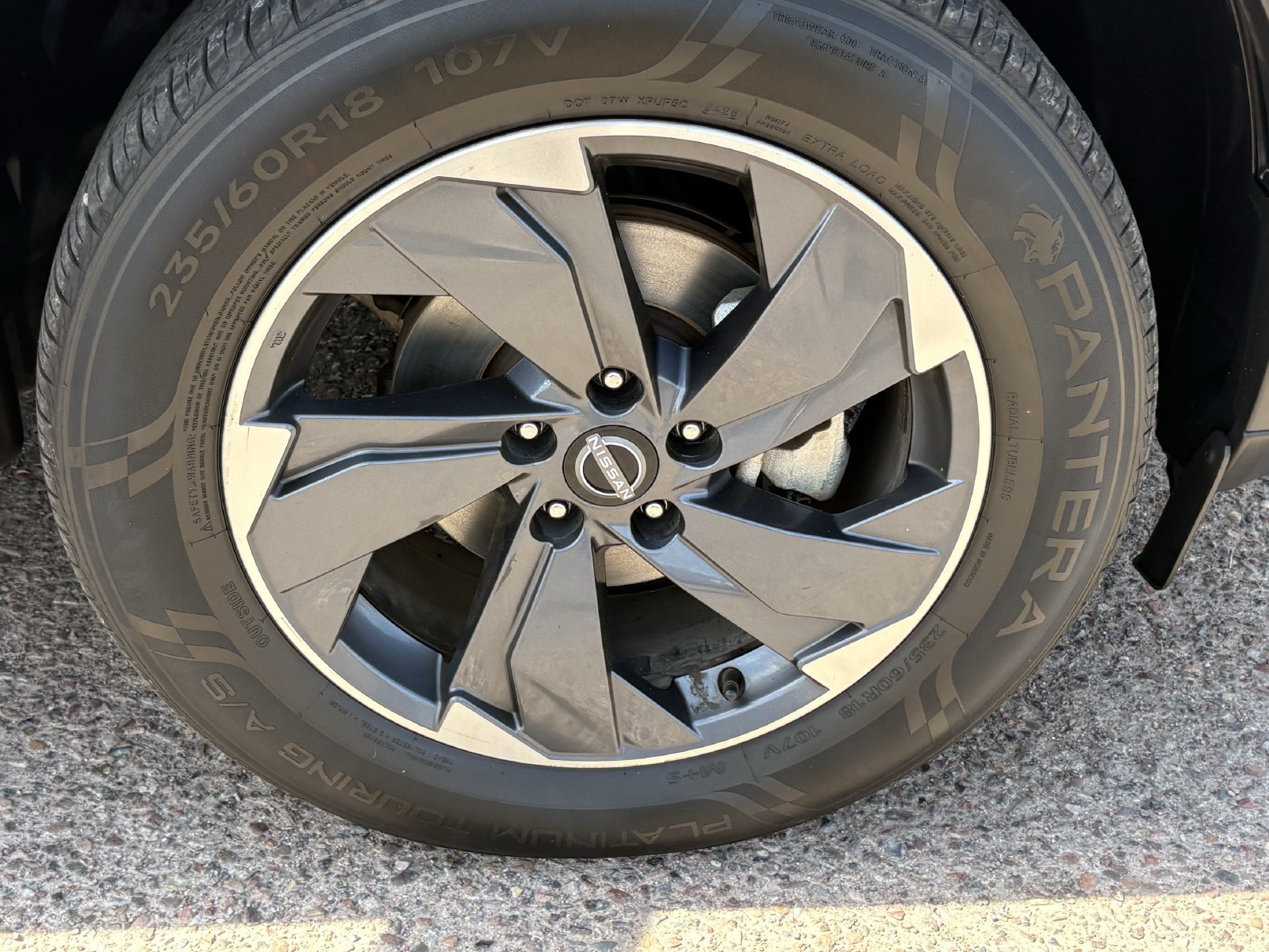 Used 2025 Nissan Rogue SV AWD/4WD image 11