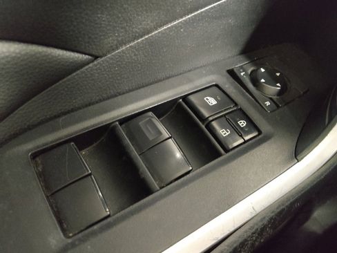 Used 2019 Toyota RAV4 XLE FWD image 27