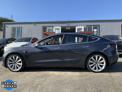 Used 2018 Tesla Model 3 Performance image 5