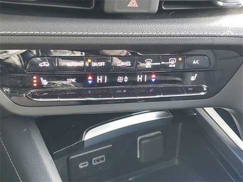 Certified 2023 Buick Envision Preferred image 28