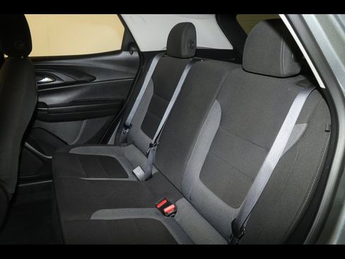 Used 2025 Chevrolet TrailBlazer LT AWD/4WD image 25