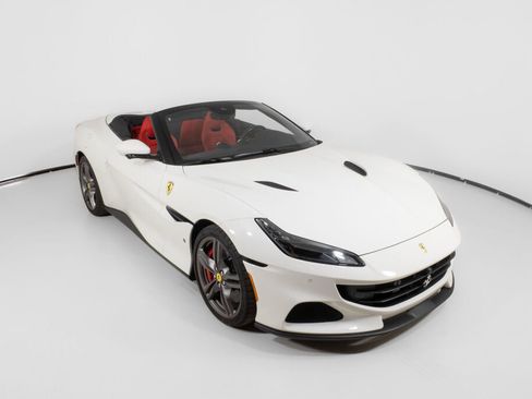 Used 2022 Ferrari Portofino M image 12