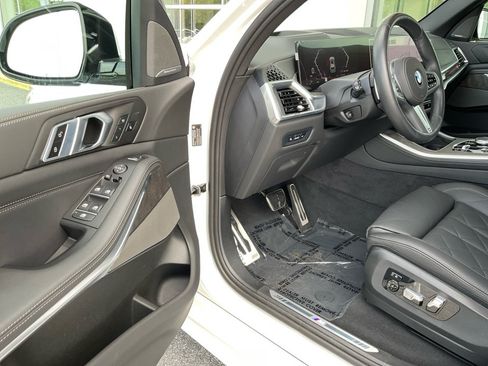 Used 2024 BMW X5 xDrive40i w/ M Sport Package AWD/4WD image 31