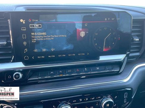 Used 2025 GMC Sierra 1500 SLT image 6