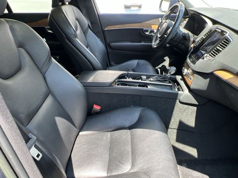 Used 2022 Volvo XC90 T6 Momentum w/ Advanced Package AWD/4WD image 26