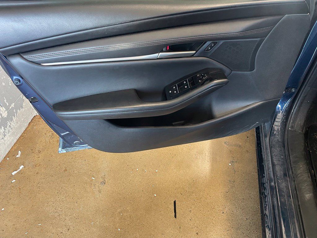 Used 2024 MAZDA MAZDA3 s FWD image 9