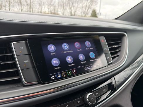 Used 2024 Buick Enclave Premium image 33