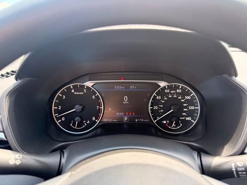 Used 2025 Nissan Altima 2.5 SV FWD image 3
