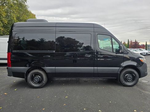 New 2025 Mercedes-Benz Sprinter 2500 image 7