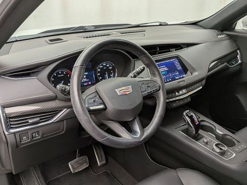 Certified 2023 Cadillac XT4 Sport w/ Cold Weather Package AWD/4WD image 9