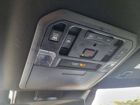 Used 2022 Toyota Tundra Capstone AWD/4WD image 22