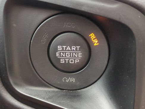 Used 2024 Jeep Gladiator Sport AWD/4WD image 30