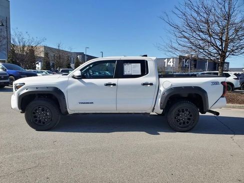 Used 2025 Toyota Tacoma TRD Off-Road image 6