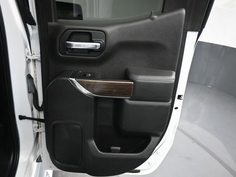 Used 2019 Chevrolet Silverado 1500 RST image 36