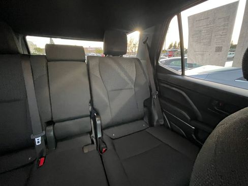 Used 2025 Toyota 4Runner SR5 image 36