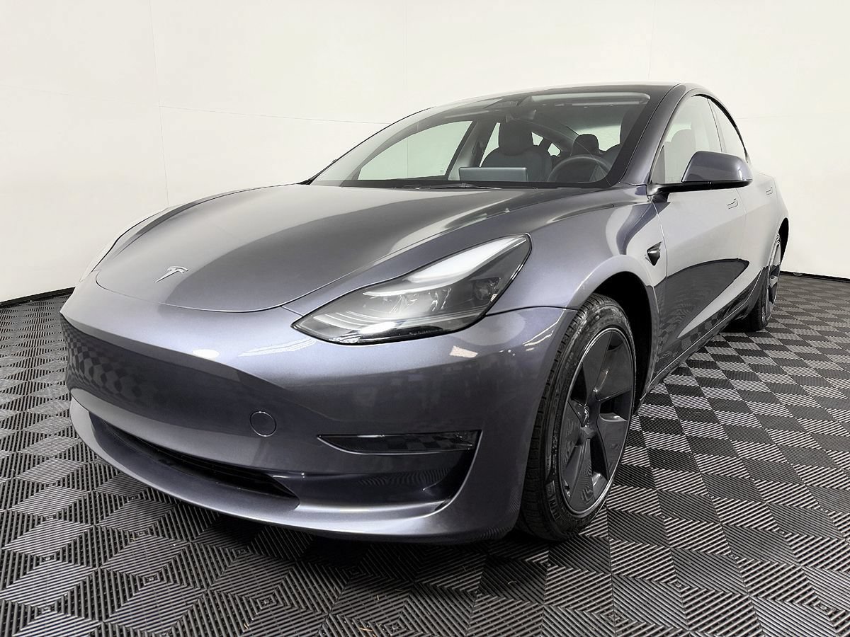 Used 2023 Tesla Model 3 Standard Range RWD image 3