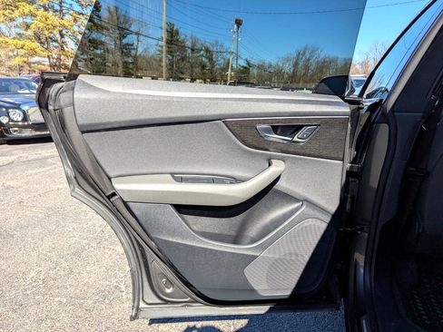 Used 2019 Audi Q8 Premium image 35