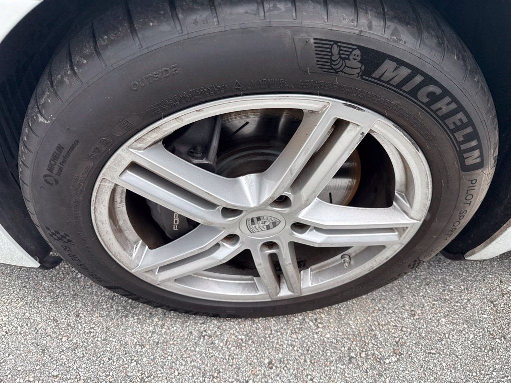 Certified 2025 Porsche Panamera RWD image 28