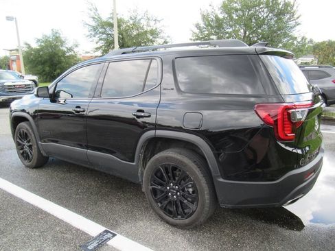 Used 2023 GMC Acadia SLE w/ Driver Convenience Package FWD image 3