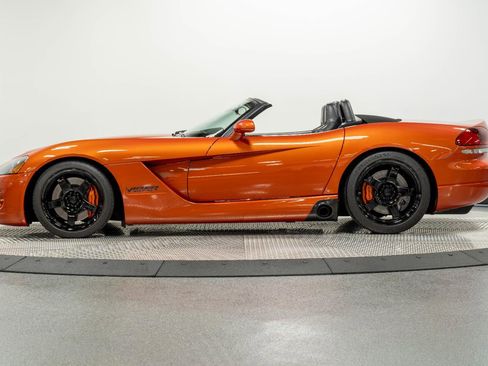 Used 2005 Dodge Viper SRT-10 w/ Copperhead Edition Group RWD image 22