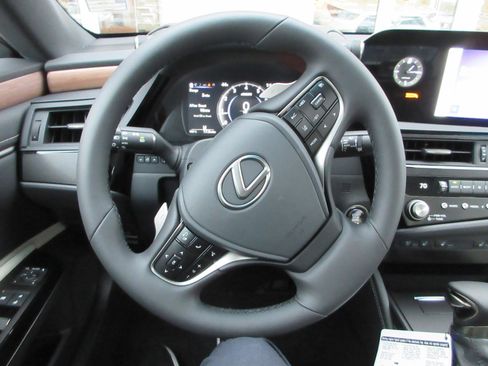 New 2025 Lexus ES 350 w/ Premium Package image 31