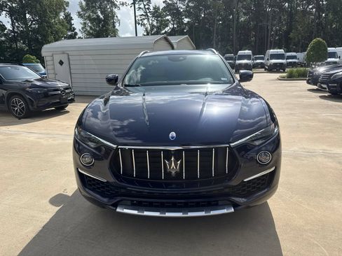Used 2020 Maserati Levante GranLusso AWD/4WD image 2