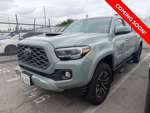 Used 2023 Toyota Tacoma TRD Sport AWD/4WD image 2