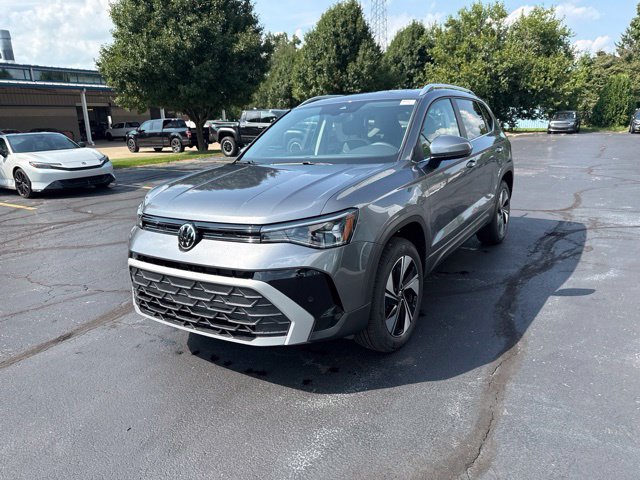New 2026 Volkswagen Taos SE AWD/4WD image 3
