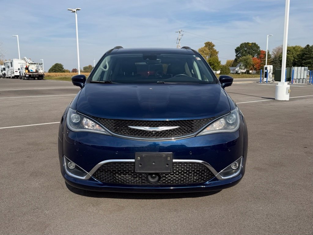 Used 2018 Chrysler Pacifica Touring-L Plus w/ Advanced Safetytec Group FWD image 2