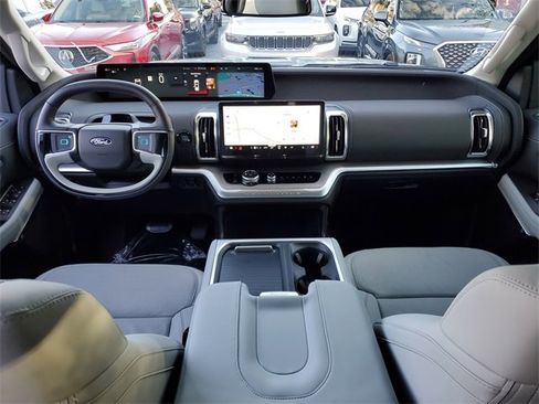 Used 2025 Ford Expedition Max Platinum w/ Driver's Package image 12