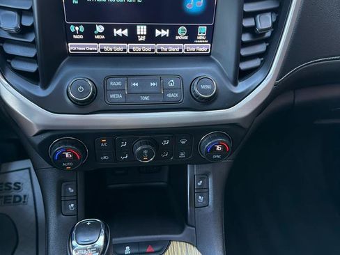 Used 2019 GMC Acadia Denali w/ Technology Package AWD/4WD image 18
