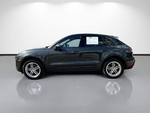 Certified 2025 Porsche Macan AWD/4WD image 2