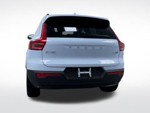 New 2026 Volvo XC40 B5 Plus w/ Protection Package Premier image 22