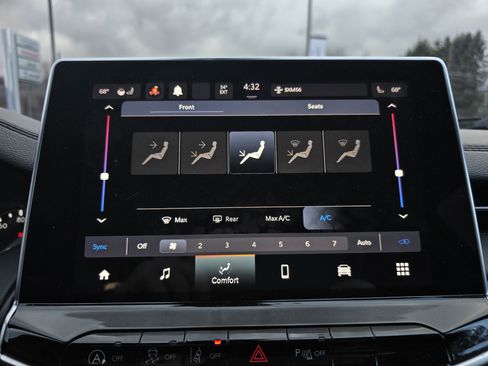 Used 2023 Jeep Compass Limited image 22