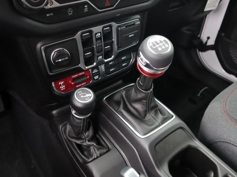 New 2025 Jeep Wrangler Unlimited Rubicon image 7