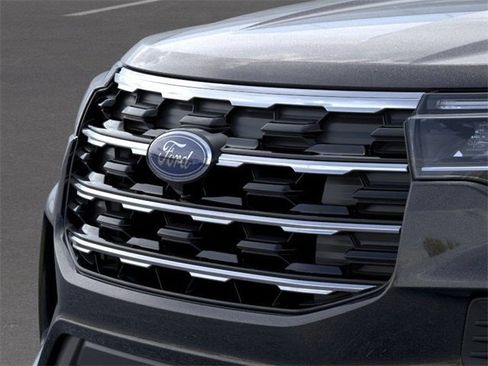 New 2025 Ford Explorer Active image 17