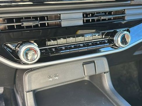 New 2025 Honda Prologue EX image 15